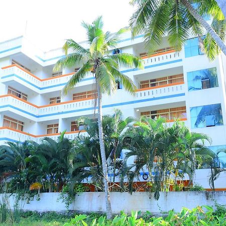 Ocean Bay Ayurvedic Beach Resort Kovalam Exterior foto