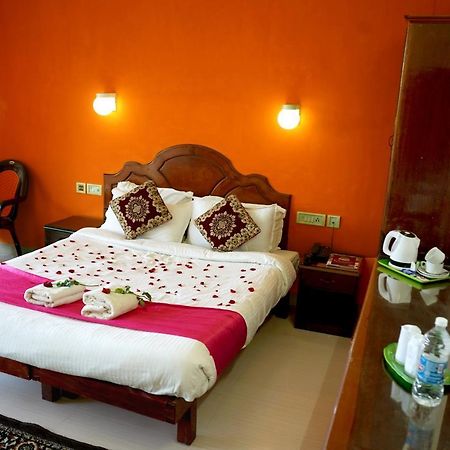 Ocean Bay Ayurvedic Beach Resort Kovalam Exterior foto