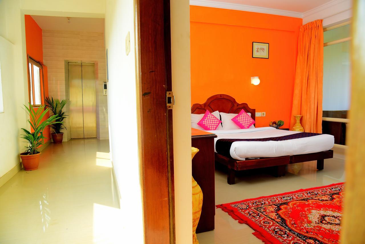 Ocean Bay Ayurvedic Beach Resort Kovalam Exterior foto