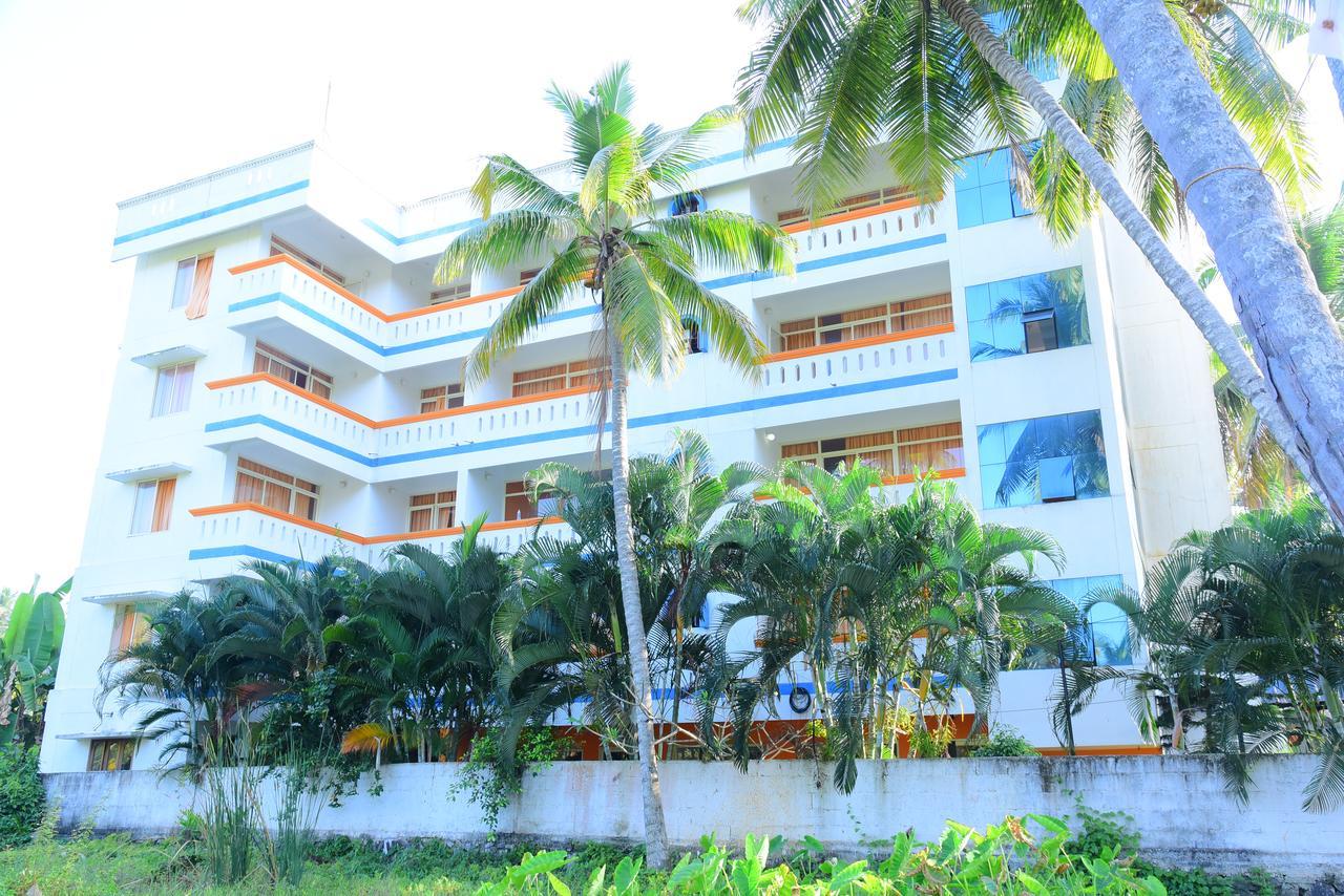 Ocean Bay Ayurvedic Beach Resort Kovalam Exterior foto