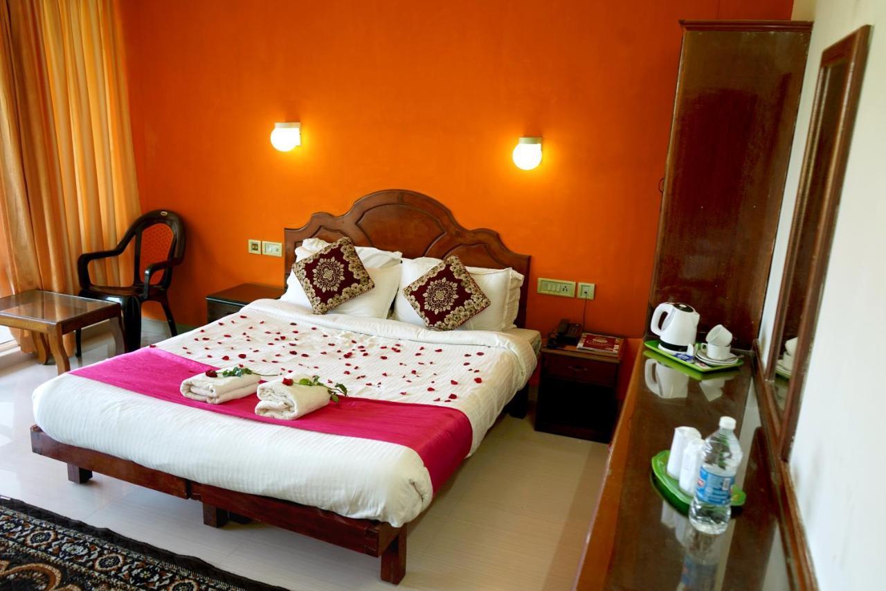 Ocean Bay Ayurvedic Beach Resort Kovalam Exterior foto