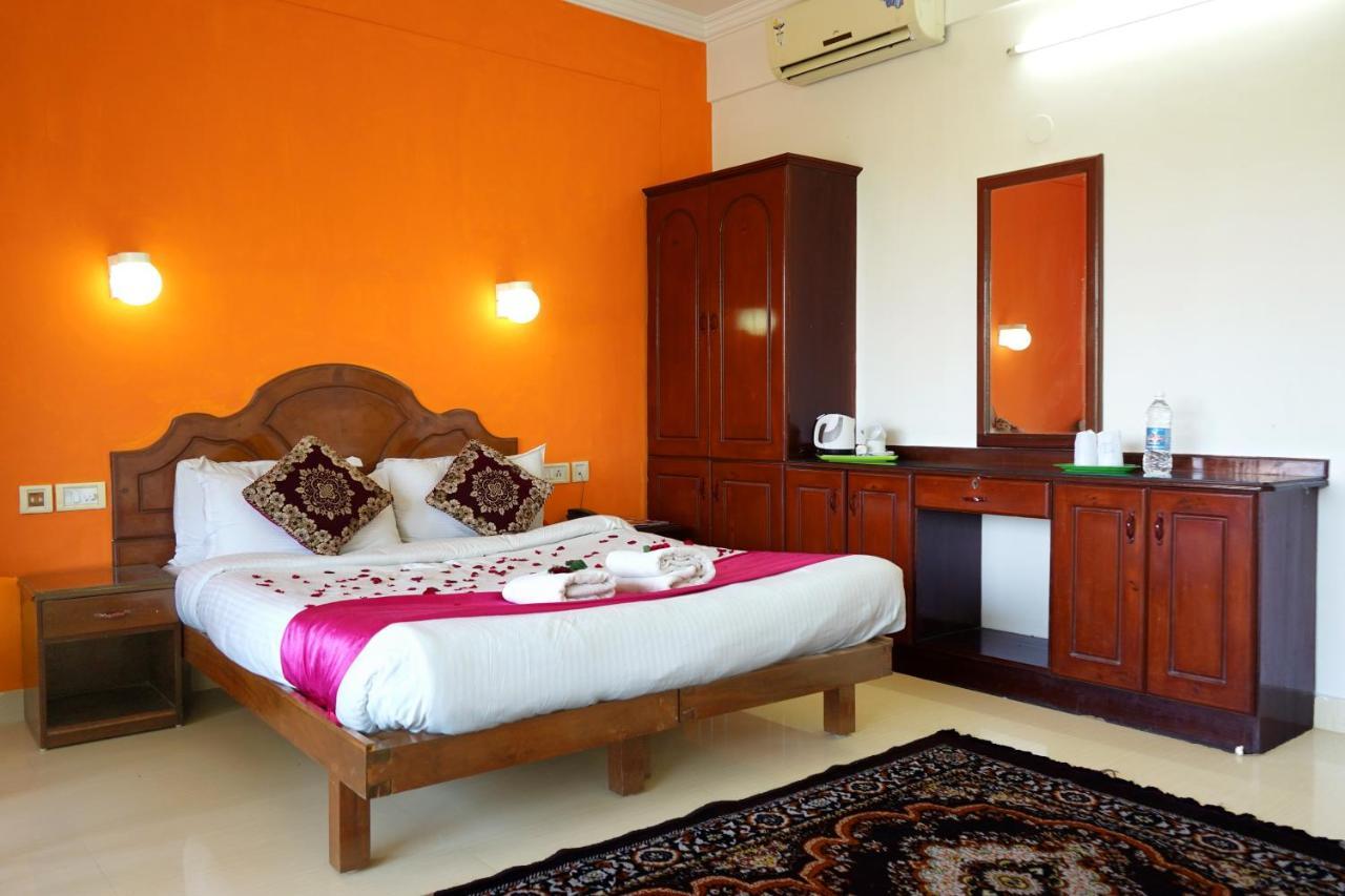 Ocean Bay Ayurvedic Beach Resort Kovalam Exterior foto